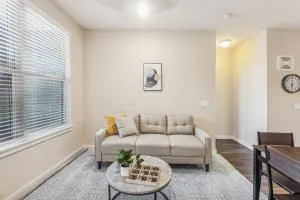 Cullen 4307 I Parking I Pool I Gym I 2bd2bth - 皮尔兰