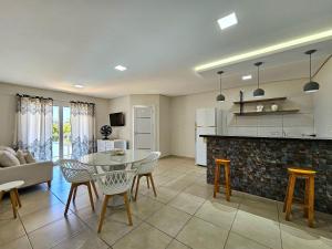 Casa 4 quartos 4 banheiros prox Cataratas e Aeropo