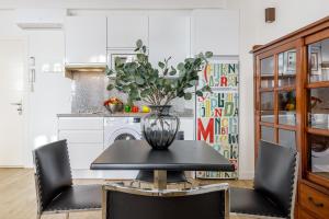 Comedias I & old town by ELE Apartments