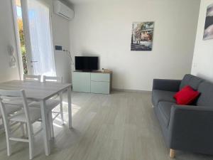 Sirmione - Independent House with Garden