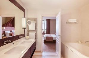 Hotels Hotel Barriere Le Royal Deauville : Suite Amicalement Vôtre