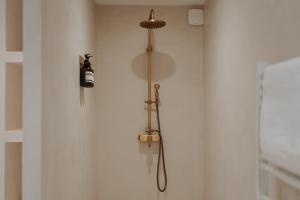 Logement de Charme vue Luberon - Rez-de-chaussée de maison, Jardin & Piscine