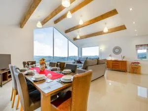 Hen House View 1 - Uk41552 - 阿克灵顿