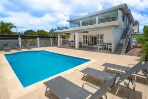 Villa Tropicale, 5 bed, private pool, 5 min beach - Rouge Terre