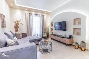 'Golden Angel' Apartment With Modern Style - Atény