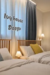 Banwoldang Stn 5min, Dining table for 6, Queen beds, Hotel bedding, Rooftop view, Ceiling fans - Sang-dong