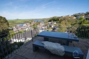 Ultimate Coastal Escape - Stylish & Estuary Views