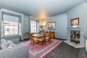 Leinster Apartment, 7 Henrietta Street, Dublin City Centre