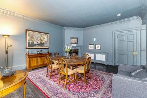 Leinster Apartment, 7 Henrietta Street, Dublin City Centre