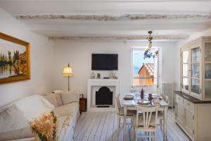 Au vieux château, atypique vue mer