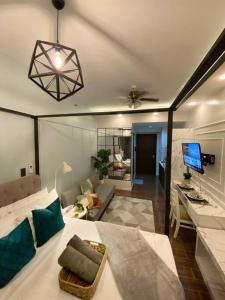 AIR RESIDENCES Makati Netflix plus 200 mbps digital door lock