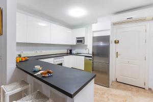 Cozy Townhouse With Ocean Views in Costa Adeje