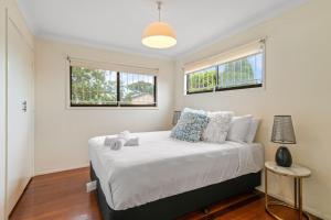 Peaceful 4BR at Sunnybank CBD with 2Parking Yard and Mall