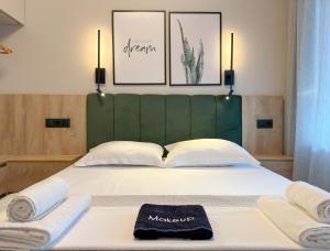 LIV Luxury Mini Penthouse City Center 7B