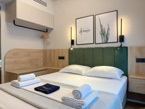 LIV Luxury Mini Penthouse City Center 7B