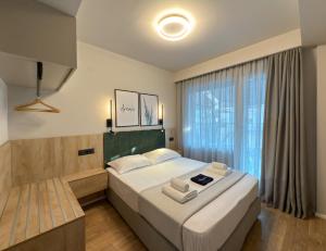 LIV Luxury Mini Penthouse City Center 7B