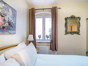 Cathedral Quarter City Centre Walk Everywhere - Pass the Keys