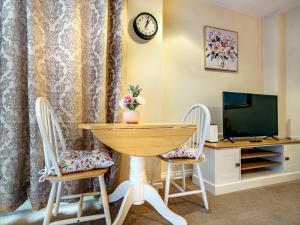 Cathedral Quarter City Centre Walk Everywhere - Pass the Keys