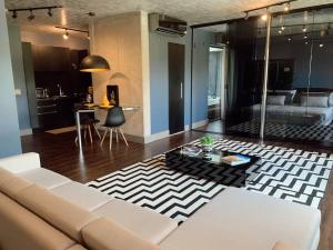 Luxuoso loft com jacuzzi privativa na Praia Brava