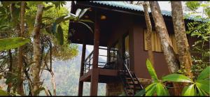 Knuckles breeze villas