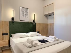 LIV Luxury Mini Penthouse City Center 7A