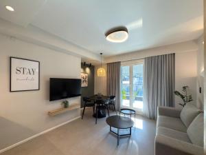 LIV Luxury Mini Penthouse City Center 7A