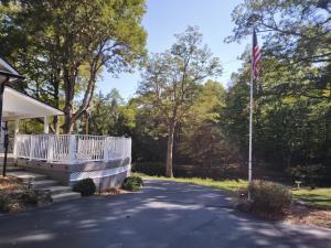 Large private retreat near Summit Lake