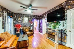 15 Mi to NYC Pet-Friendly Newark Apt - Hillside