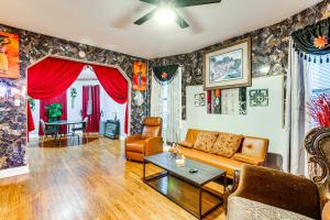 15 Mi to NYC Apartment in Newark