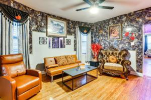 15 Mi to NYC Apartment in Newark