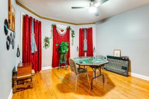 15 Mi to NYC Apartment in Newark