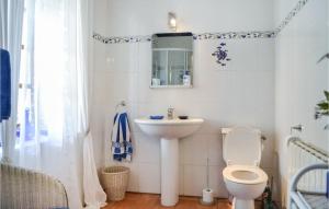 Maisons de vacances Awesome Home In Montaut With Wifi : Maison de Vacances 4 Chambres