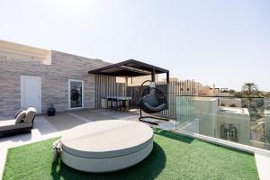 Waterfront Villa at Al Hamra with swimming pool