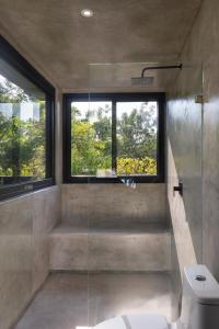 Luxury 4BR Eco Villa 10ppl Outdoor Pizza Oven - Private Pool & Jacuzzi