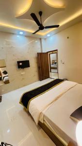 shri raman niwas near bankey bihari