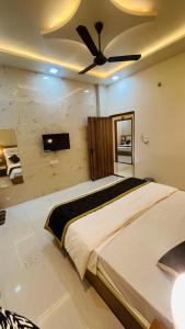 shri raman niwas near bankey bihari