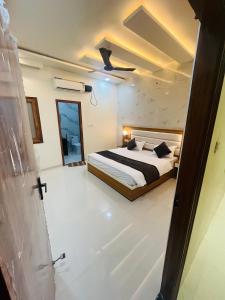 shri raman niwas near bankey bihari