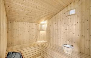 Lovely Home In Hjørring With Wifi