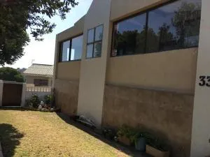 Rus 'n Bietjie Huis - Infanta