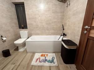 Luxury Apartment with Indoor Jacuzzi