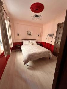 Luxury Apartment with Indoor Jacuzzi