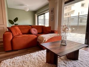 Luxury Apartment with Indoor Jacuzzi