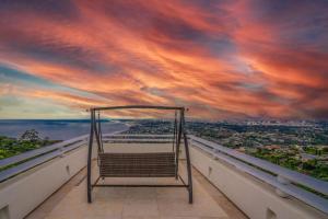 Architectural Masterpiece Overlooking La Jolla