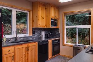 Ski Cabin 3br Hyak Fire Place 5 mins to Hill