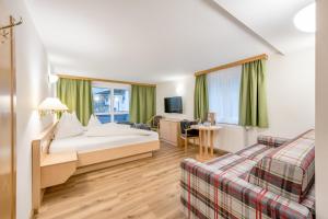 Double Room with Mountain View room in Alpenhotel Zimba
