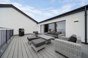 BayView Lodge 3-Bedroom Sea View Apartment