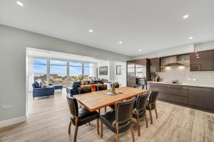 BayView Lodge 4-Bedroom Penthouse Apartment