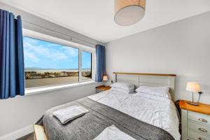 BayView Lodge 4-Bedroom Penthouse Apartment