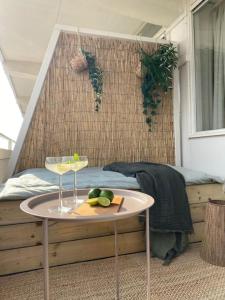 Cozy beachfront apartment central in town