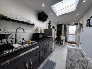 Modern One Bedroom Flat in Twickenham for Business Travelers